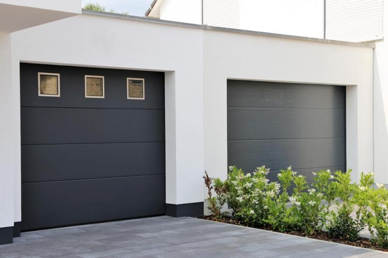 Porte de garage &agrave; Colmar : crit&egrave;res essentiels pour un choix r&eacute;ussi